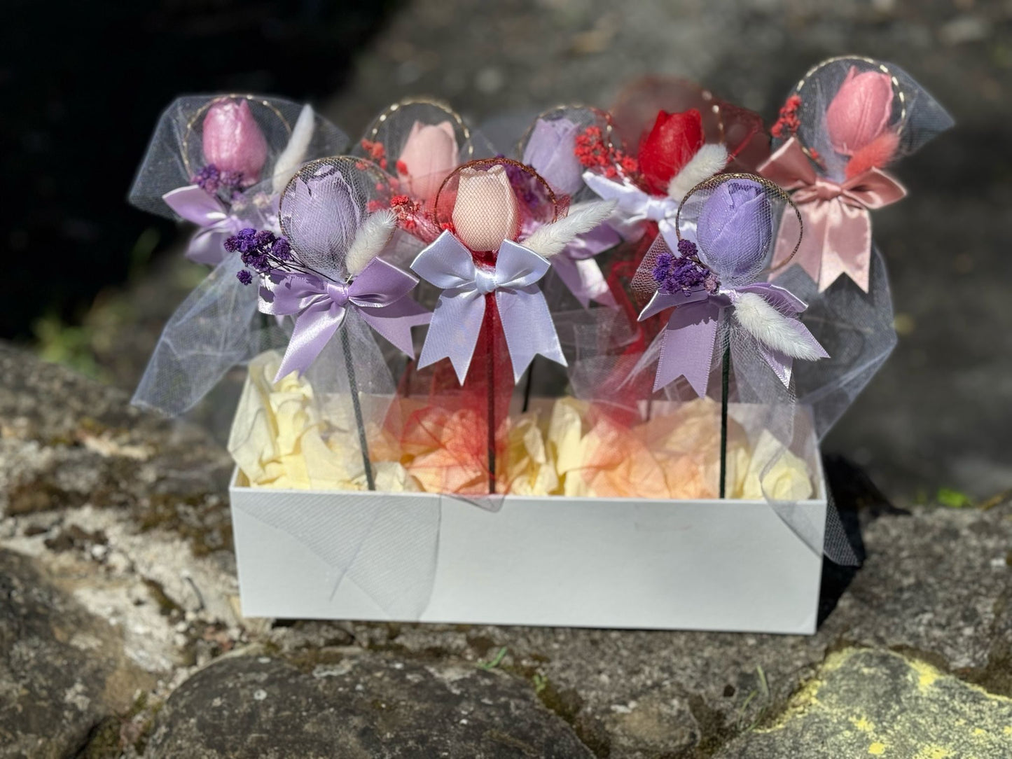 Seifenblumen am Stiel mit goldenem Reifen – Duftende Eleganz zum Verschenken