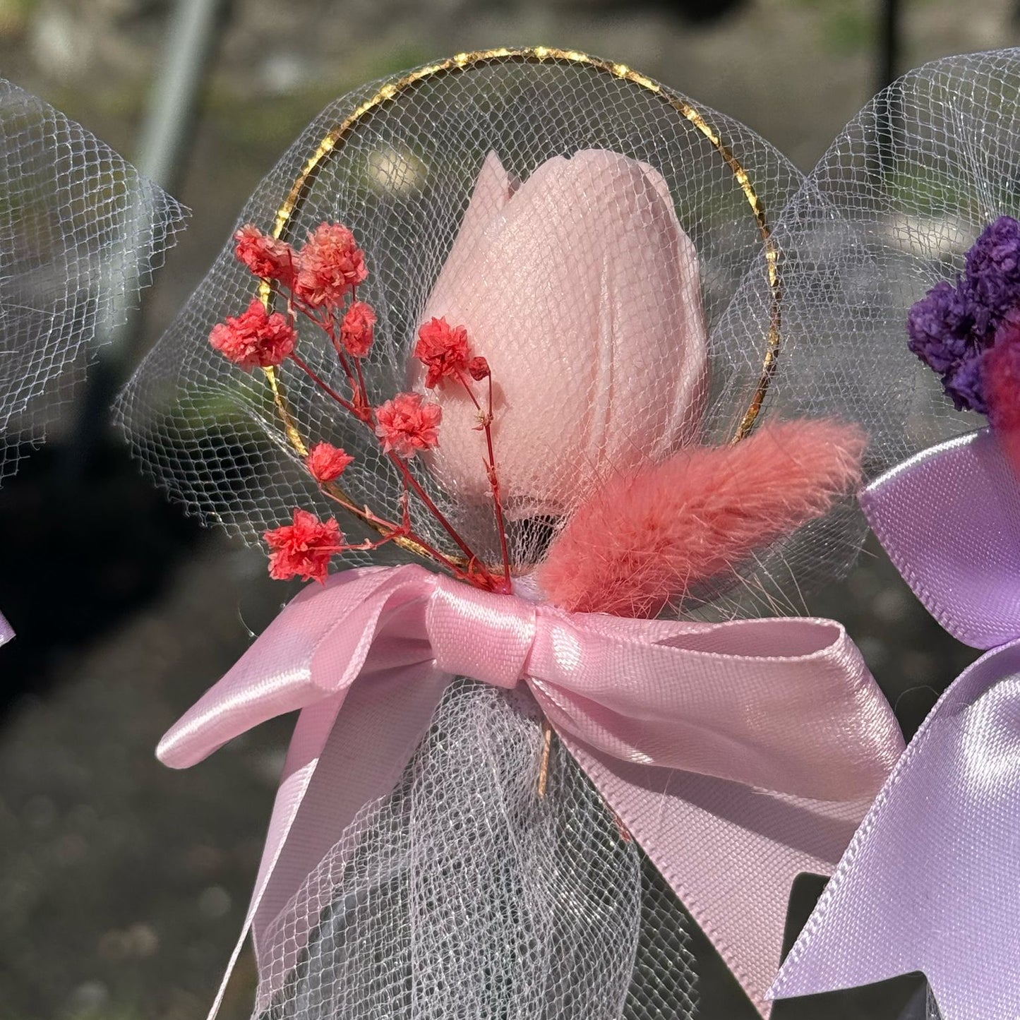 Seifenblumen am Stiel mit goldenem Reifen – Duftende Eleganz zum Verschenken