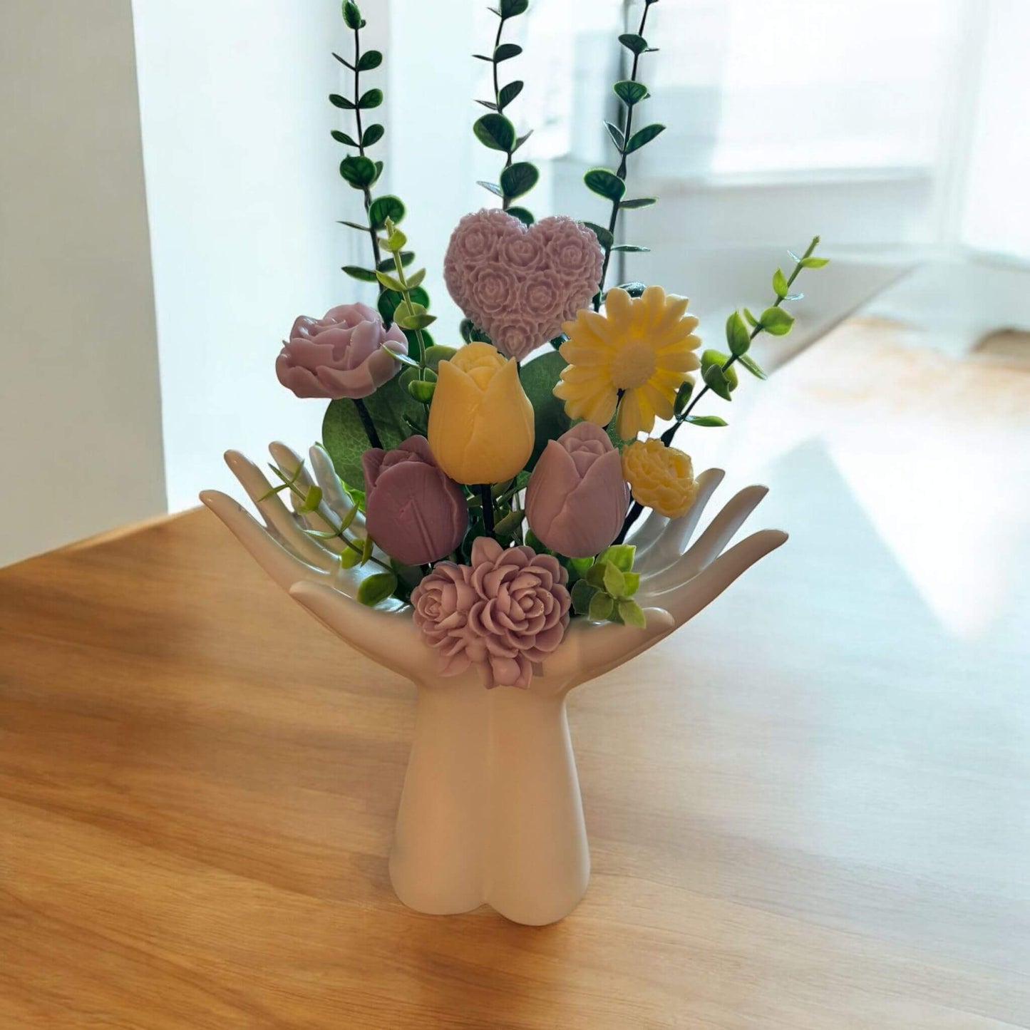 Seifenblumen-Arrangement im Hand-Töpfchen – ein einzigartiges Geschenk